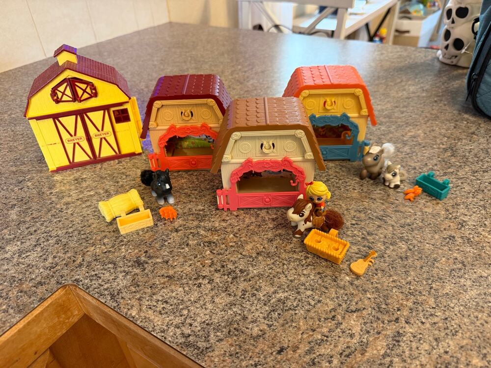 Mattel Spirit Untamed Minis barn playsets miniature horses and people lot